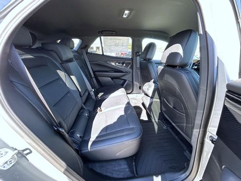 New 2026 Chevrolet Blazer EV LT AWD/4WD image 18