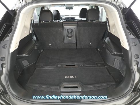 Used 2017 Nissan Rogue SV image 19