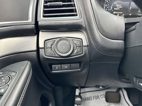 Used 2019 Ford Explorer Platinum image 19