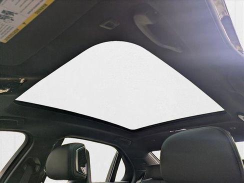 New 2026 BMW 750e xDrive image 15