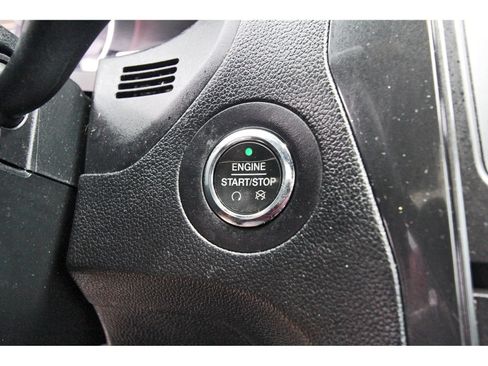 Used 2018 Ford Explorer XLT w/ Equipment Group 202A FWD image 21
