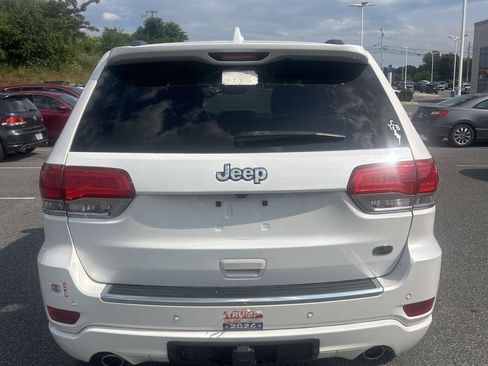 Used 2017 Jeep Grand Cherokee Overland w/ Jeep Active Safety Group RWD image 5
