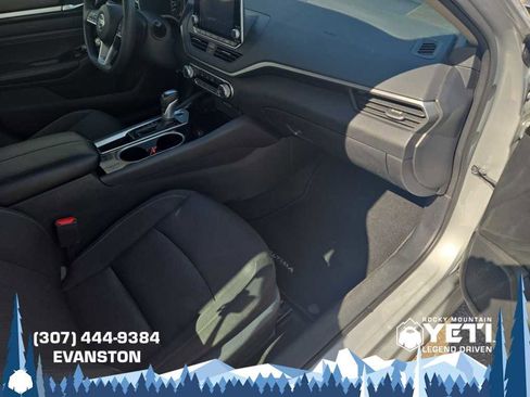 Used 2021 Nissan Altima 2.5 SV FWD image 9
