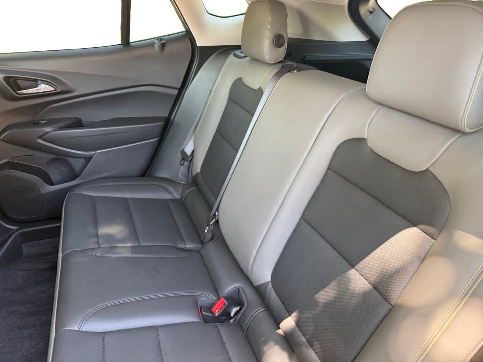 Used 2026 Chevrolet Trax ACTIV w/ Sunroof Package FWD image 22