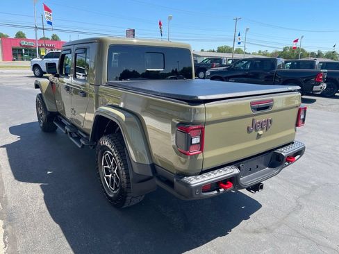 Used 2025 Jeep Gladiator Rubicon AWD/4WD image 8