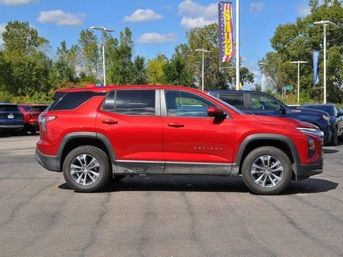 New 2026 Chevrolet Equinox LT image 2