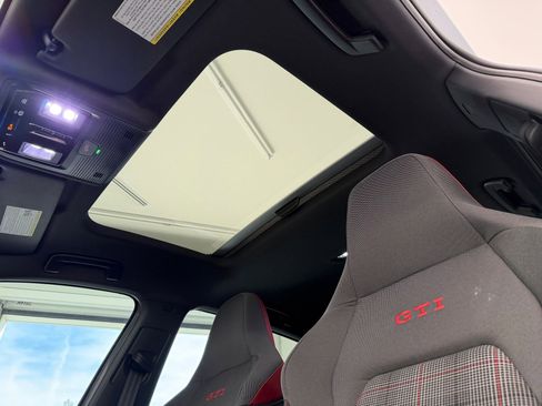 Used 2024 Volkswagen GTI SE w/ MDO Package image 15