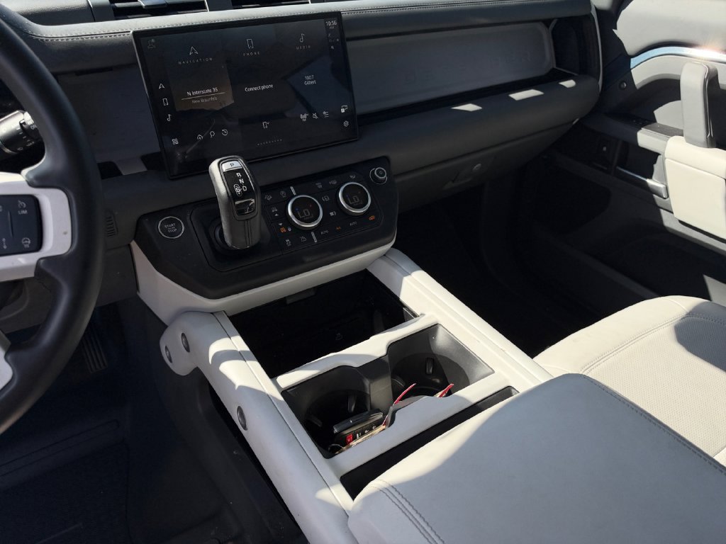 Used 2025 Land Rover Defender 110 S AWD/4WD image 15
