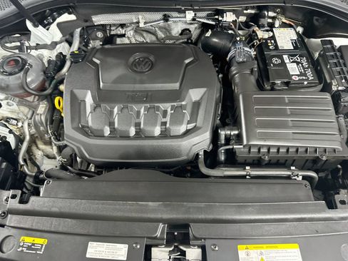 Used 2024 Volkswagen Tiguan SE AWD/4WD image 28