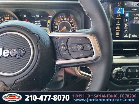 Used 2025 Jeep Wrangler Unlimited Sahara AWD/4WD image 27