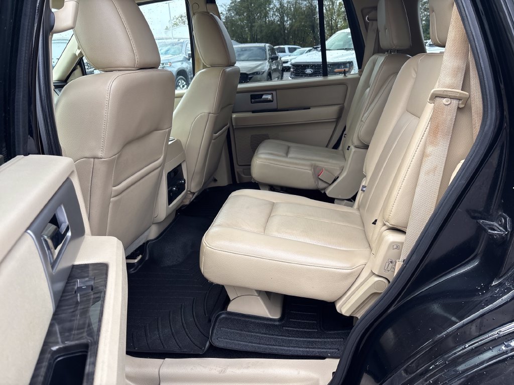 Used 2016 Ford Expedition Limited w/ Equipment Group 301A AWD/4WD image 29