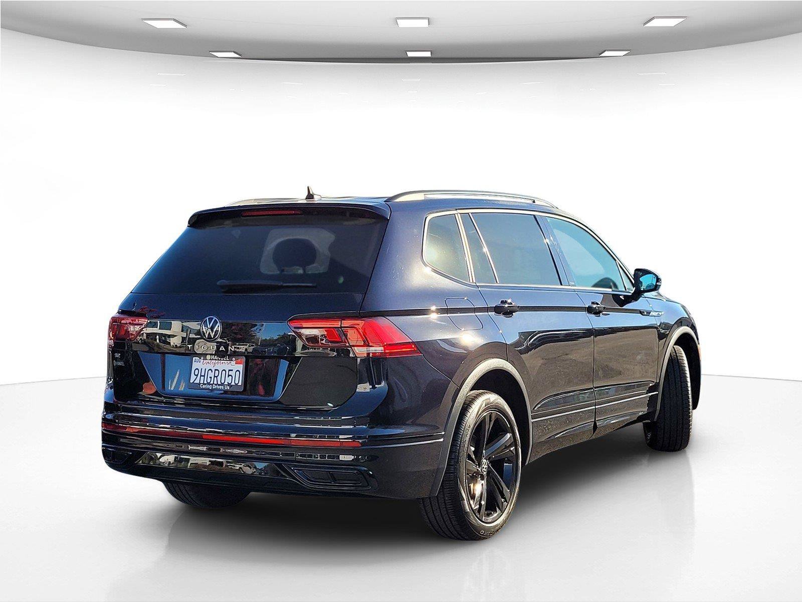 Certified 2023 Volkswagen Tiguan SE R-Line FWD image 7