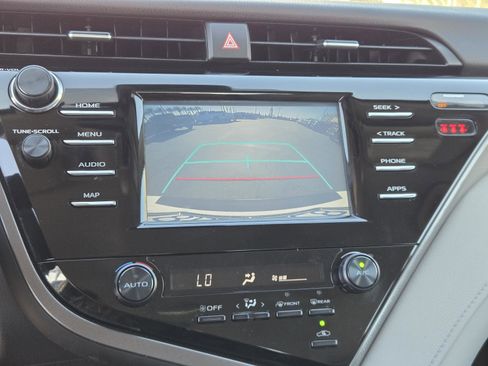 Used 2019 Toyota Camry SE image 8