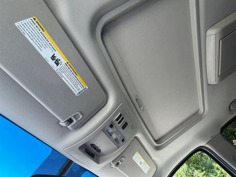 Used 2014 Chevrolet Tahoe LT AWD/4WD image 17