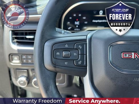 Used 2023 GMC Yukon SLT w/ SLT Luxury Package RWD image 32