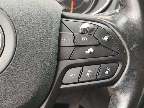 Used 2021 Jeep Cherokee Trailhawk w/ Technology Group AWD/4WD image 20