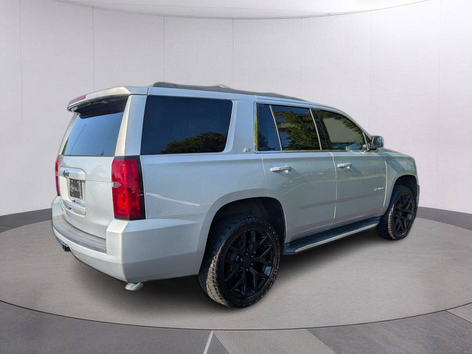 Used 2017 Chevrolet Tahoe LT w/ Luxury Package RWD image 7
