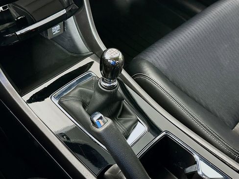 Used 2016 Honda Accord Sport image 19