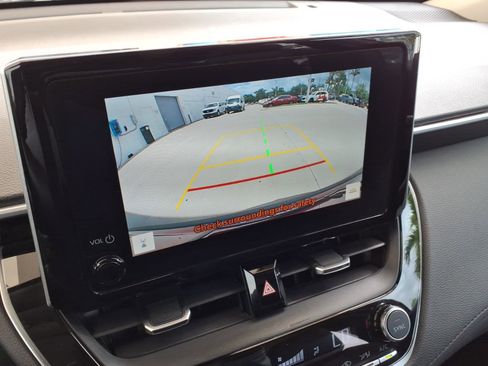 Used 2023 Toyota Corolla Cross XLE FWD image 27