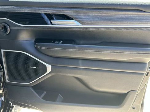 Used 2024 Jeep Wagoneer Series II w/ Flexible Seating Group image 22