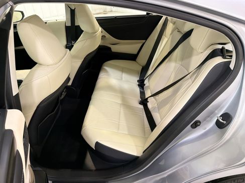 Used 2022 Lexus ES 300h Ultra Luxury image 25