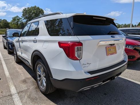 Used 2023 Ford Explorer XLT w/ Equipment Group 202A AWD/4WD image 6