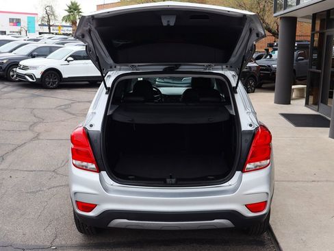 Used 2020 Chevrolet Trax LT w/ LT Convenience Package image 22