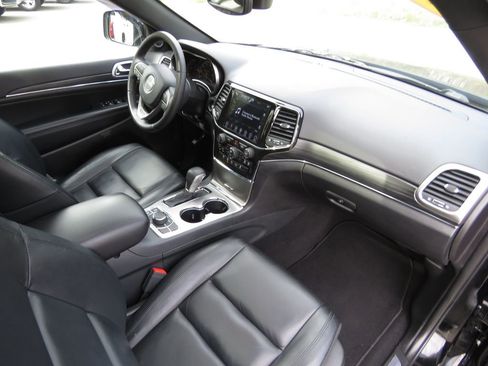 Used 2019 Jeep Grand Cherokee Limited AWD/4WD image 14