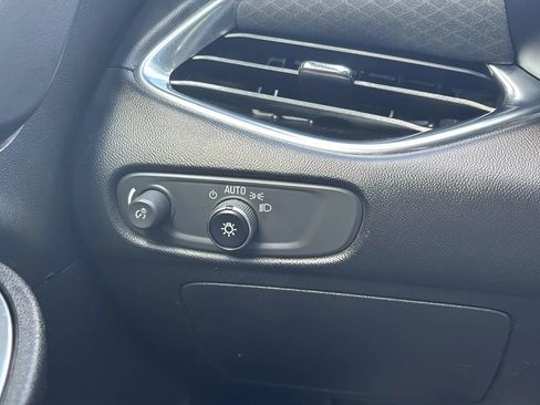 Used 2018 Chevrolet Malibu LT FWD image 14