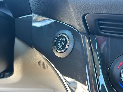 Used 2016 Ford Escape Titanium w/ Equipment Group 301A AWD/4WD image 17