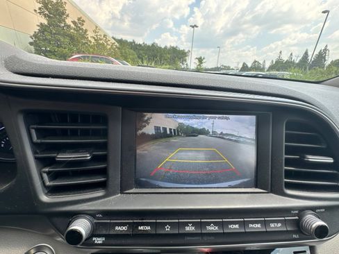 Used 2020 Hyundai Elantra Value Edition w/ Winter Weather Package FWD image 21