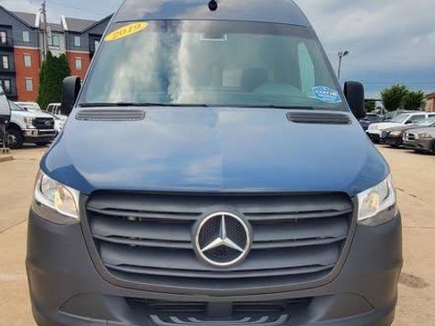 Used 2019 Mercedes-Benz Sprinter 170 image 2