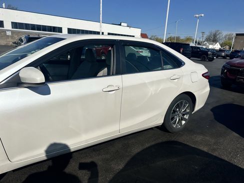 Used 2017 Toyota Camry XLE FWD image 5