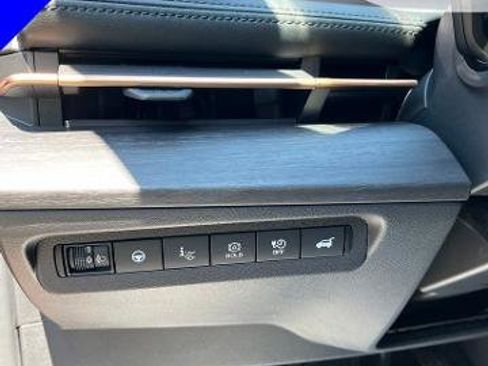 Certified 2023 Nissan Ariya FWD image 29