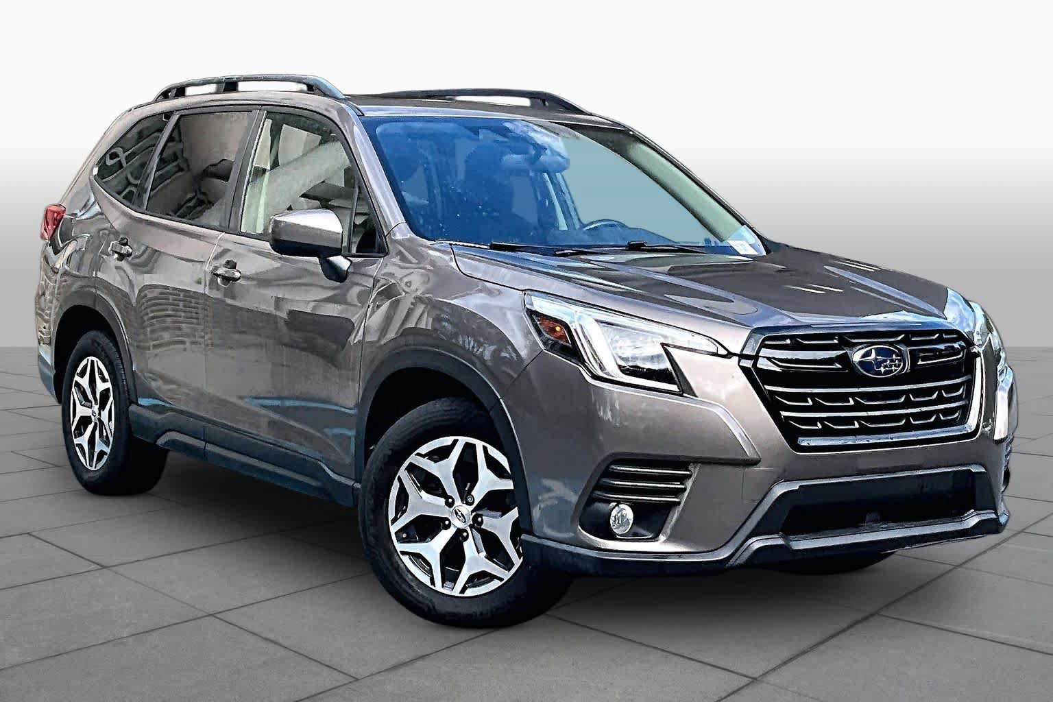 Used 2023 Subaru Forester Premium AWD/4WD image 5