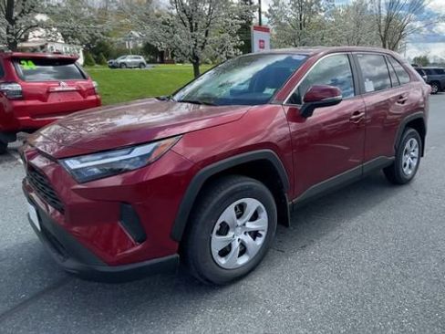 Certified 2025 Toyota RAV4 LE AWD/4WD image 4