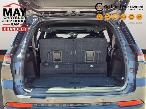 Used 2024 Jeep Grand Cherokee L Altitude AWD/4WD image 16