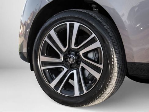 Used 2023 Land Rover Range Rover SE image 63