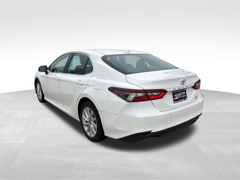 Used 2021 Toyota Camry LE image 7