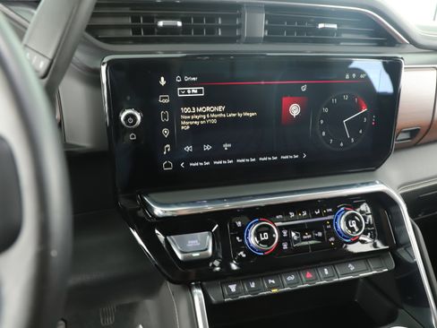 Used 2025 GMC Sierra 2500 Denali Ultimate image 12