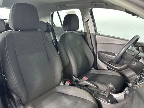 Used 2018 Chevrolet Trax LS w/ LPO, Protection Package FWD image 25