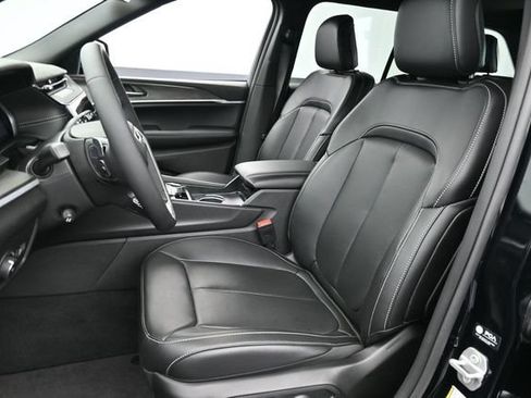Used 2026 Jeep Grand Cherokee Limited w/ Luxury Tech Group II AWD/4WD image 23
