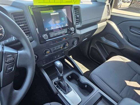 Used 2022 Nissan Frontier S AWD/4WD image 32