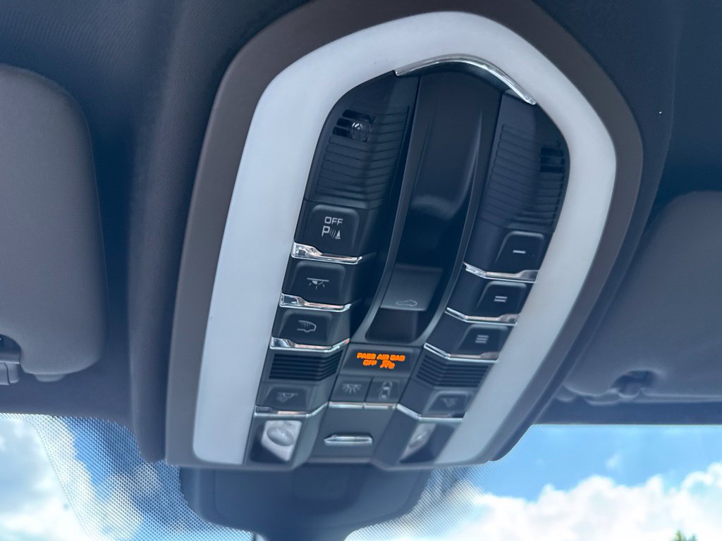 Used 2012 Porsche Cayenne AWD/4WD image 69