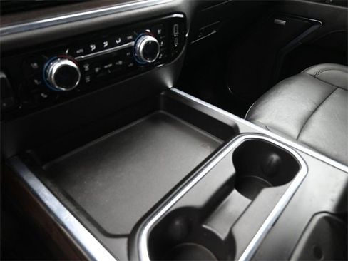 Used 2024 GMC Sierra 2500 SLT w/ SLT Convenience Package image 4