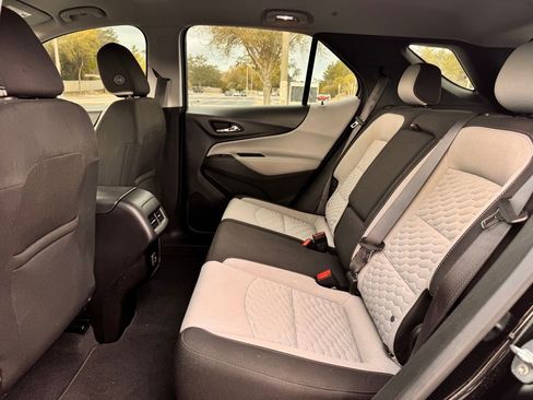 Used 2021 Chevrolet Equinox LS image 11