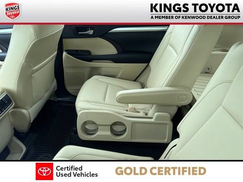 Used 2019 Toyota Highlander XLE AWD/4WD image 10