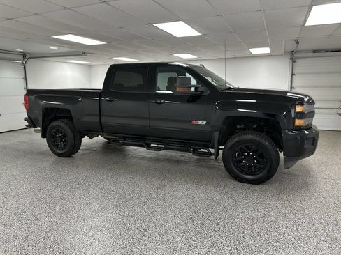 Used 2017 Chevrolet Silverado 2500 LT w/ Midnight Edition AWD/4WD image 2