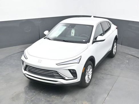 Used 2025 Buick Envista Preferred image 46