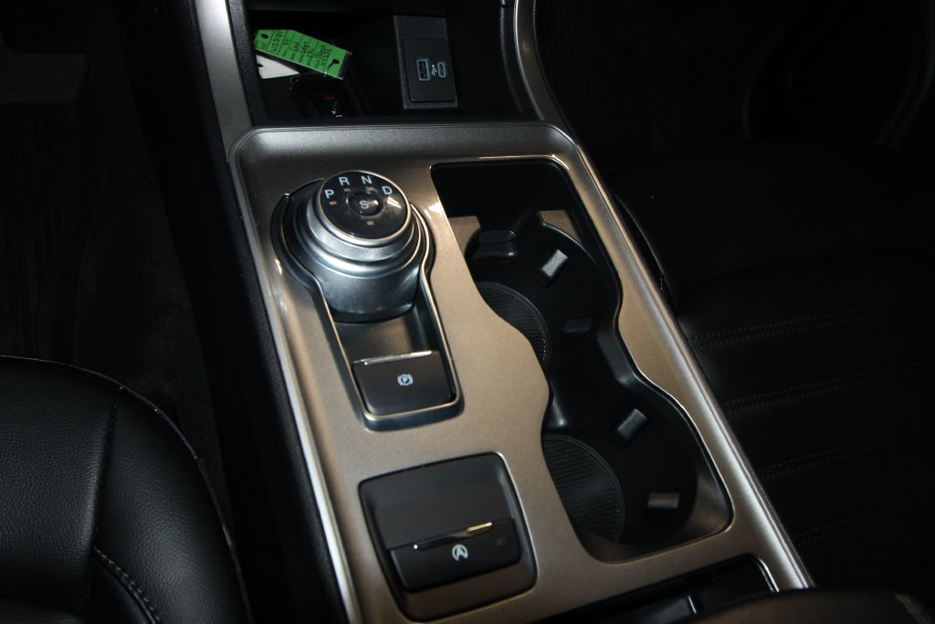Used 2024 Ford Edge SEL AWD/4WD image 16